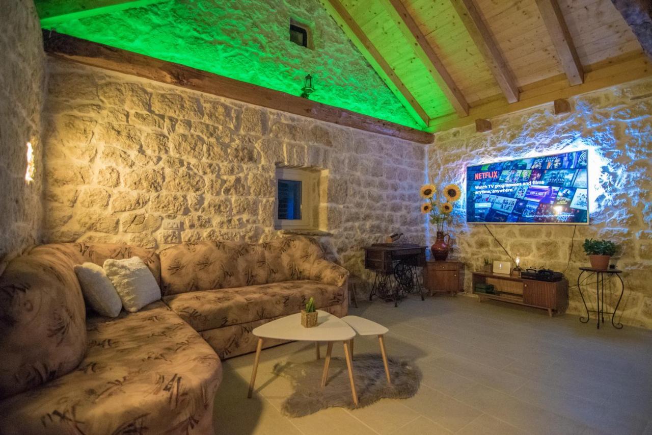 Villa Milena With Heated Pool And Jacuzzi Kostanje 외부 사진