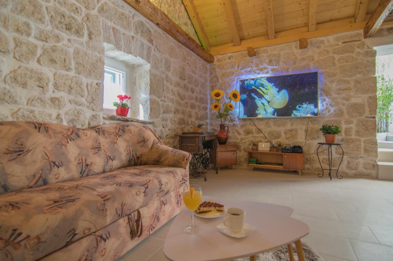 Villa Milena With Heated Pool And Jacuzzi Kostanje 외부 사진
