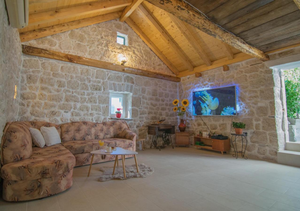 Villa Milena With Heated Pool And Jacuzzi Kostanje 외부 사진