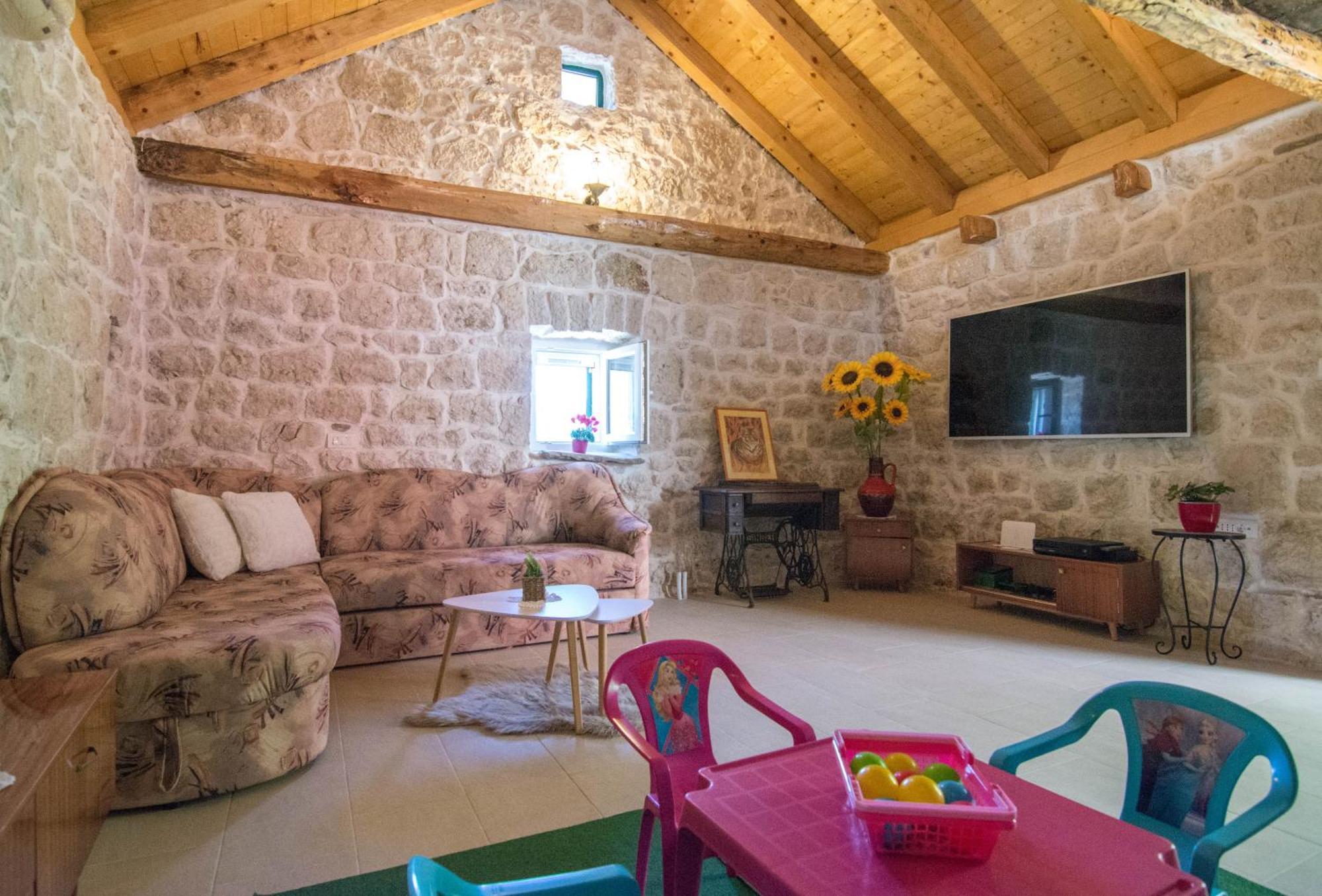 Villa Milena With Heated Pool And Jacuzzi Kostanje 외부 사진