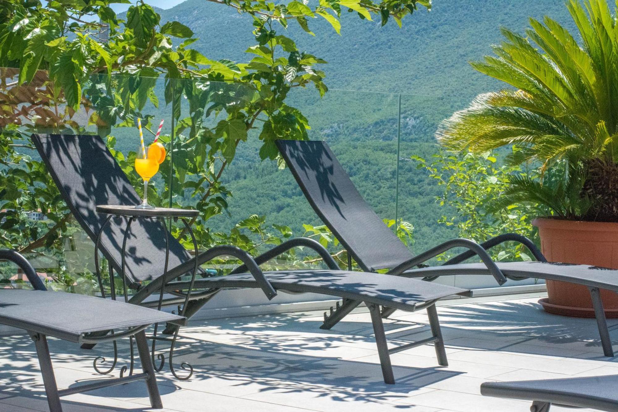 Villa Milena With Heated Pool And Jacuzzi Kostanje 외부 사진